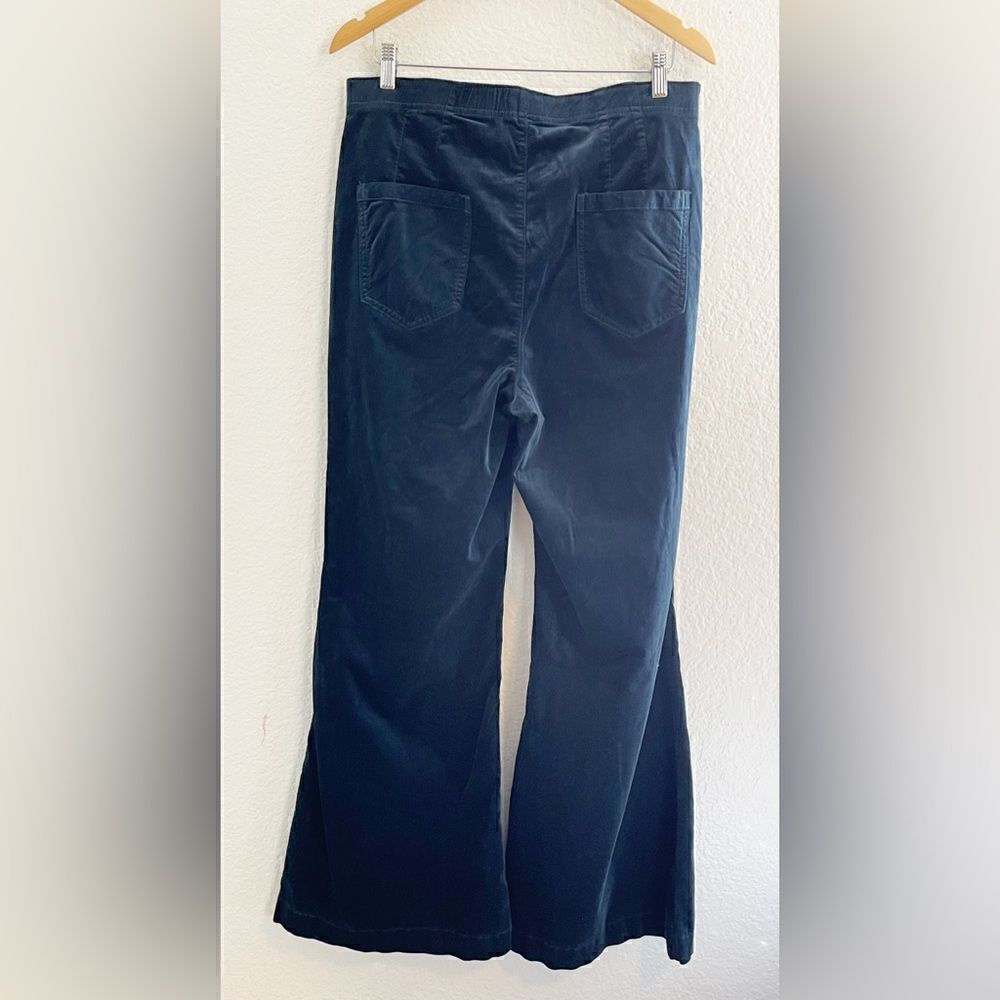 Anthropologie x Pilcro Retro Flare velvet Pants Jeans Sea green. 33 - Picture 4 of 9